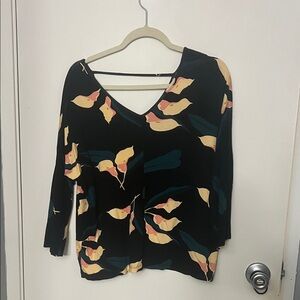 GUC AVA SKY FIGHTING EEL GOLDEN CALLA LILY 3/4 SLEEVE TOP